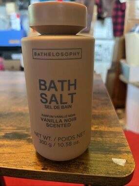 BatheLosophy Vanilla Noir Bath Salt in Beige